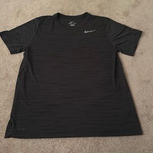 Men’s Nike dri-fit t-shirt